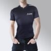 Playera deportiva de alto rendimiento, de composición de poliéster ideal para toda actividad física, evitando malos olores